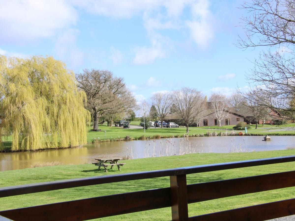 Oak Lodge Hadnall Εξωτερικό φωτογραφία