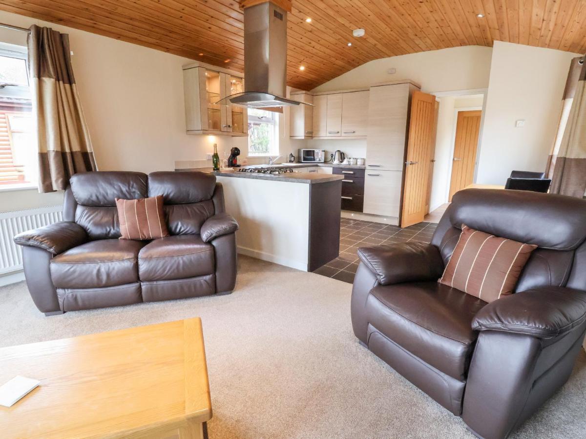 Oak Lodge Hadnall Εξωτερικό φωτογραφία