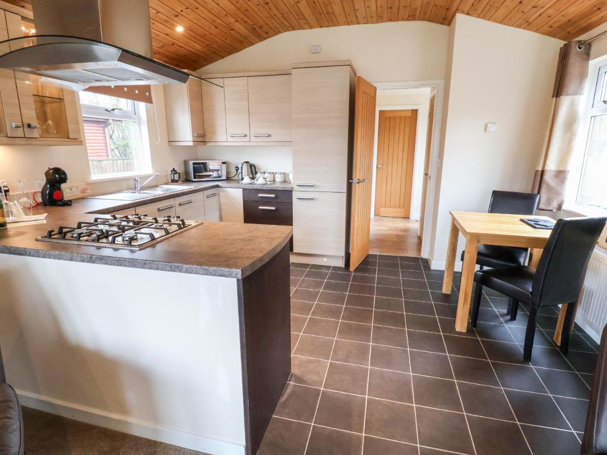 Oak Lodge Hadnall Εξωτερικό φωτογραφία