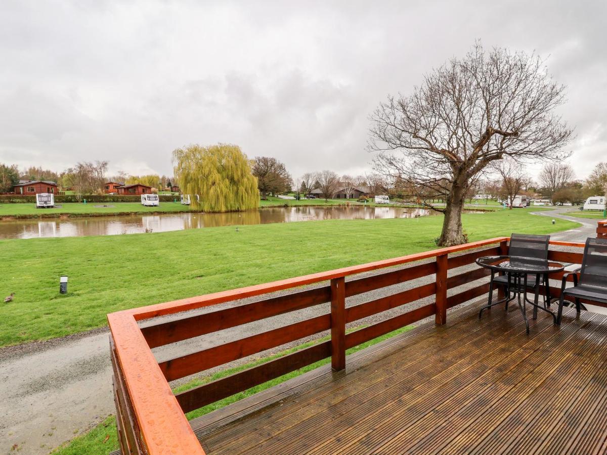 Oak Lodge Hadnall Εξωτερικό φωτογραφία