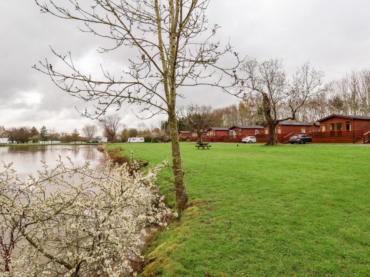 Oak Lodge Hadnall Εξωτερικό φωτογραφία